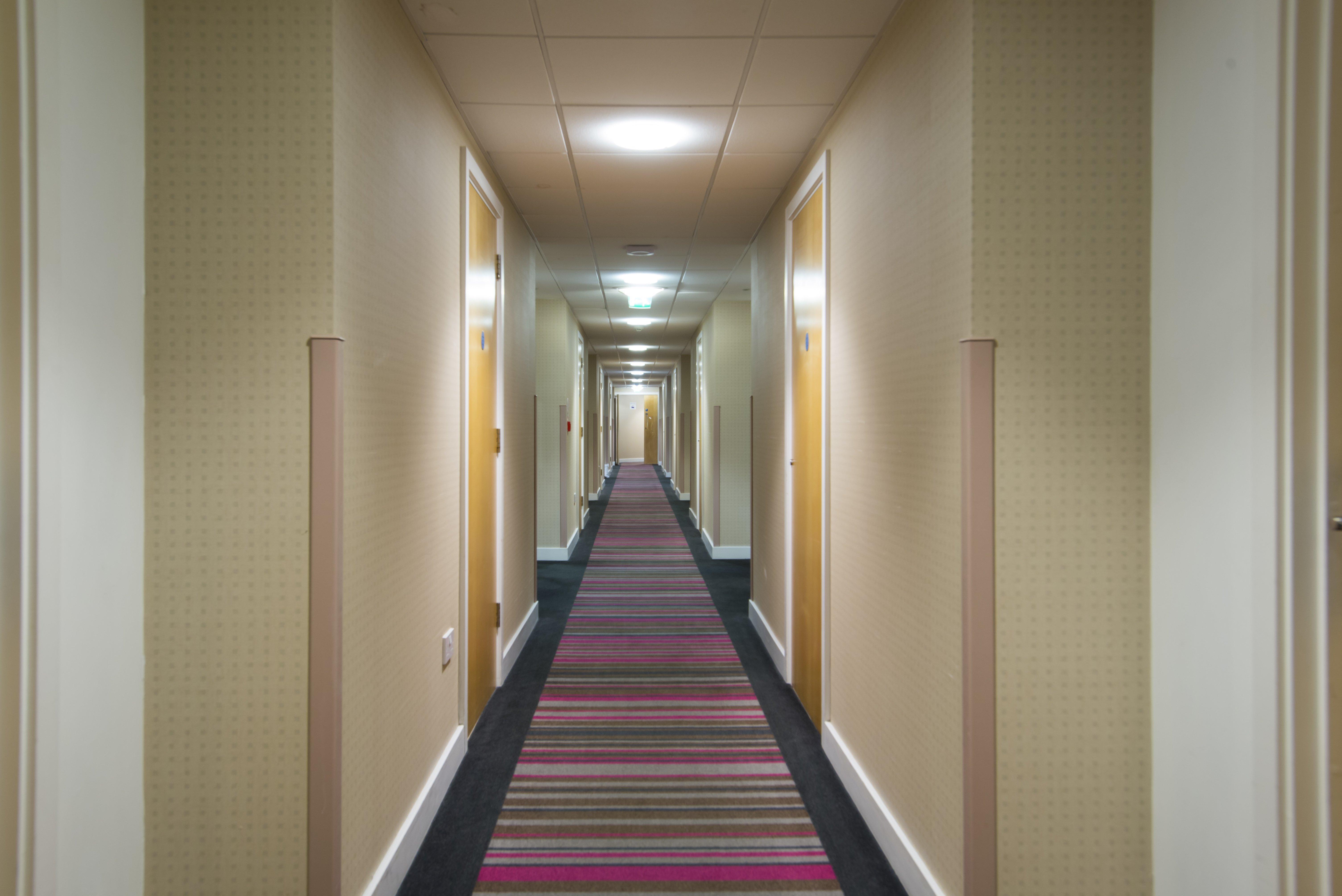 Holiday Inn Express London - Epsom Downs By Ihg Eksteriør bilde