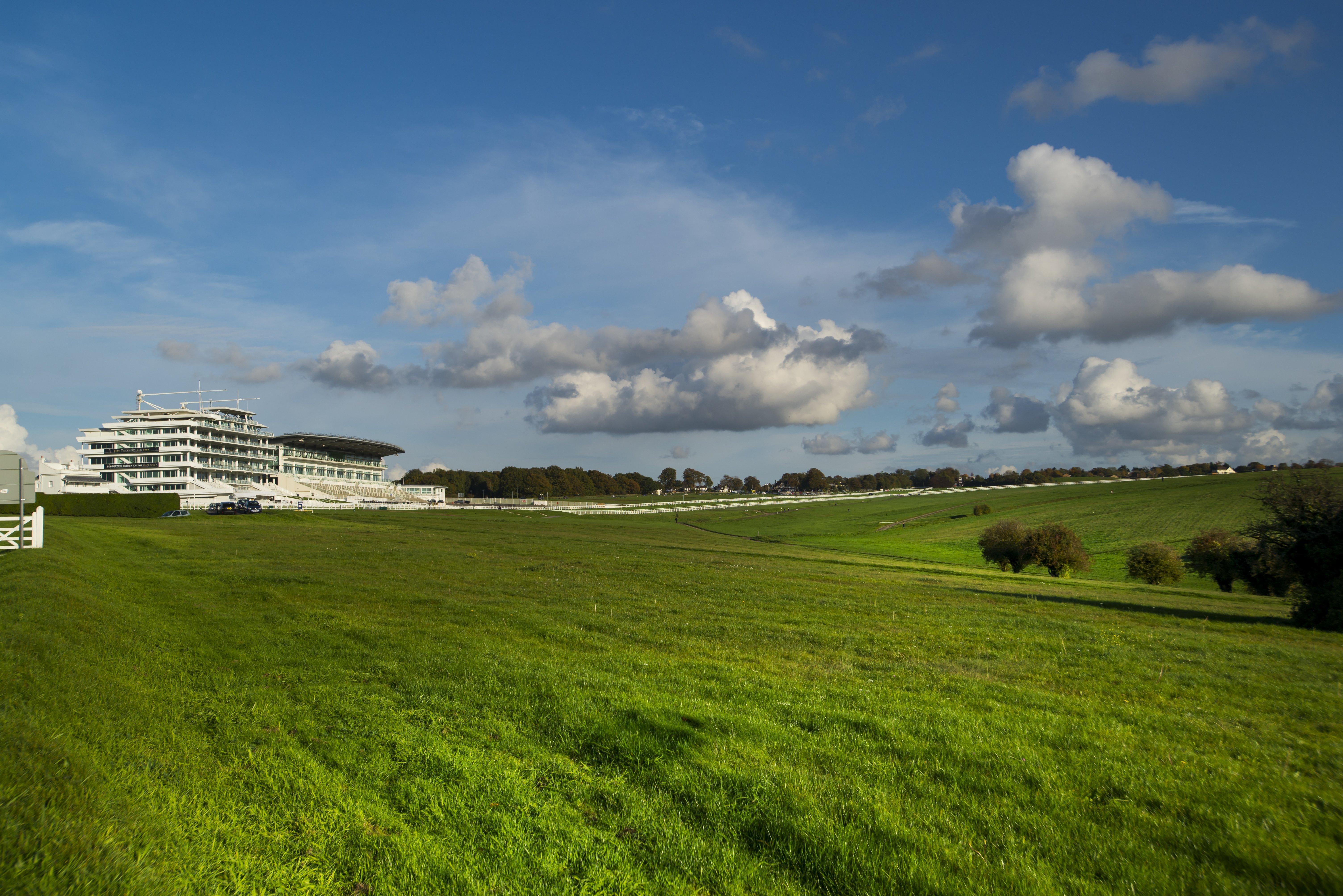 Holiday Inn Express London - Epsom Downs By Ihg Eksteriør bilde